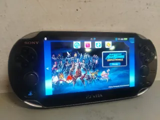 Sony PS Vita 1000 Nera + Caricabatterie