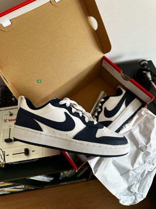 Nike Court Borough Low 2