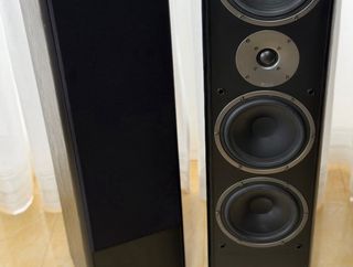 Altavoces Magnat Monitor Supreme 1002 Negros