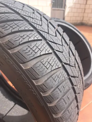 4xNeumáticos Pirelli Sottozero 3 235/40 R19 96V M+