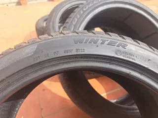 4xNeumáticos Pirelli Sottozero 3 235/40 R19 96V M+