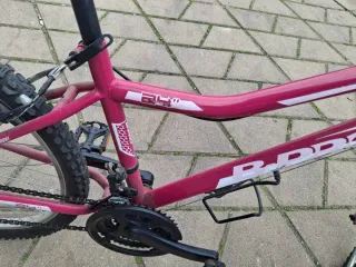 Bicicleta niña rosa "24 en buen estado, poco uso.