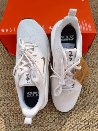 Nike Air Zoom Bella 7 Mujer Dorado Blanco