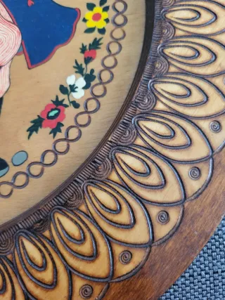 Piatto decorativo in legno