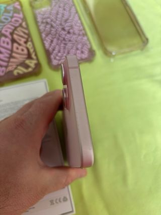 iPhone 15 Plus + 4 fundas