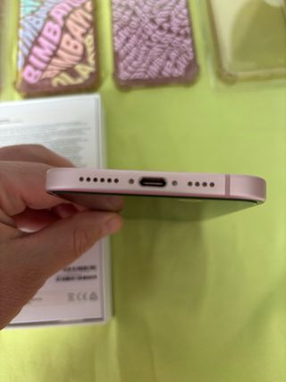 iPhone 15 Plus + 4 fundas