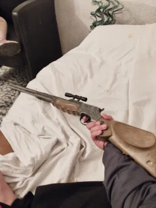 Vendo.una.pistola.nueba