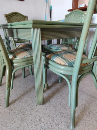 Sillas madera y ratán