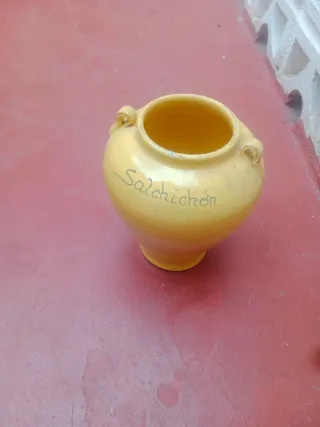 Botijo amarillo Salchichón