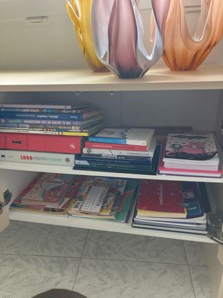 Aparador moderno tono maquillaje