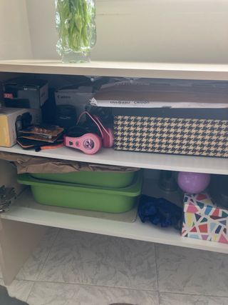 Aparador moderno tono maquillaje