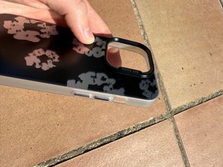 Funda iPhone 14 Pro Negra- Diseño Flores "So Cool”