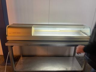 Vitrina Enfriatapas Dorada