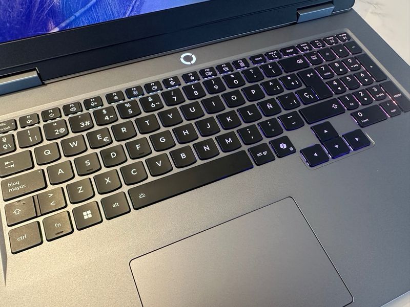 PORTATIL GAMING LENOVO LOQ 17,3” I7 14g 32GB 5070 afbeelding 3