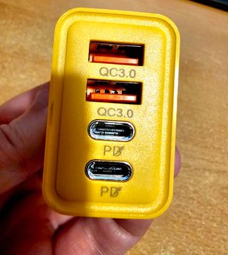 Cargador USB-C PD + QC3.0 30W/45W Amarillo