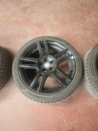 Llantas Cupra 17 con neumáticos Kumho