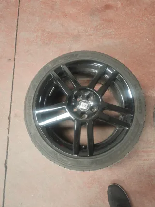 Llantas Cupra 17 con neumáticos Kumho