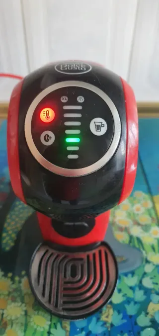 Cafetera Dolce Gusto Delonghi Genio S Roja
