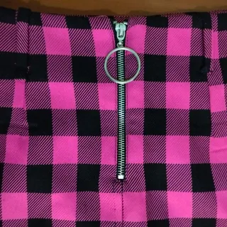 Gonna quadri scozzese fucsia e nera, veste M