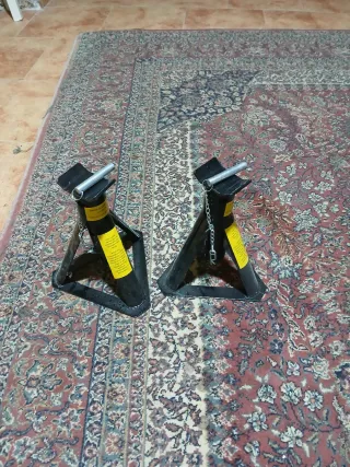 Gatos de caballete para coche