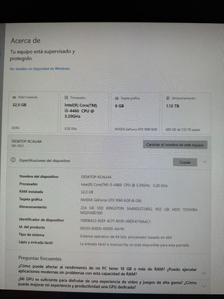 PC Gamer con luces RGB