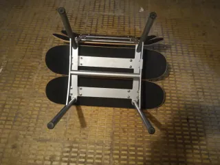 Silla hecha con tablas de skate