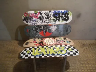 Silla hecha con tablas de skate