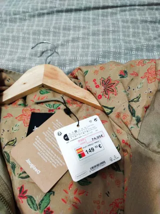 Parka Desigual nueva con etiqueta