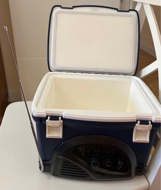 Nevera Rígida Playa con Radio Azul a estrenar