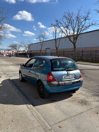 Renault Clio 2003