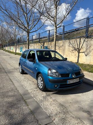 Renault Clio 2003