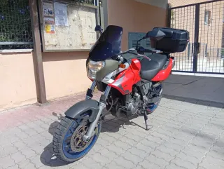 Aprilia Pegaso Strada 650 Roja año 2006 A2