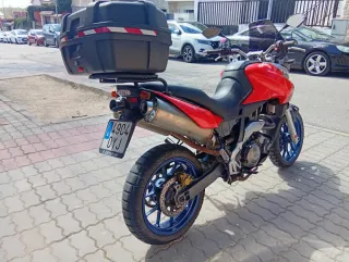 Aprilia Pegaso Strada 650 Roja año 2006 A2