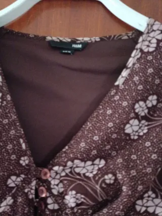 Vestido y blusa estampados