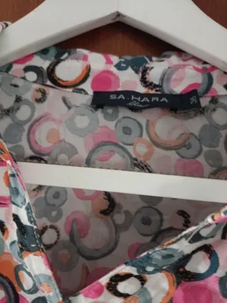 Vestido y blusa estampados