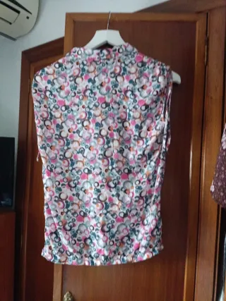 Vestido y blusa estampados