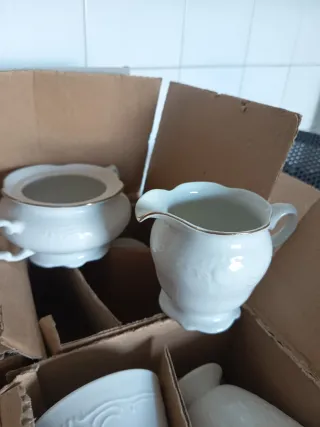 Vajilla y juego de café Alhambra blanco y oro