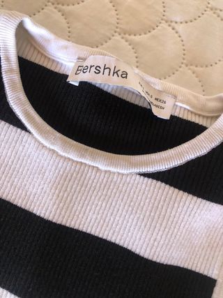 Top Bershka Rayas Blanco y Negro Talla S