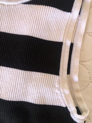 Top Bershka Rayas Blanco y Negro Talla S