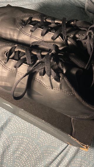 Botas de fútbol Adidas negras