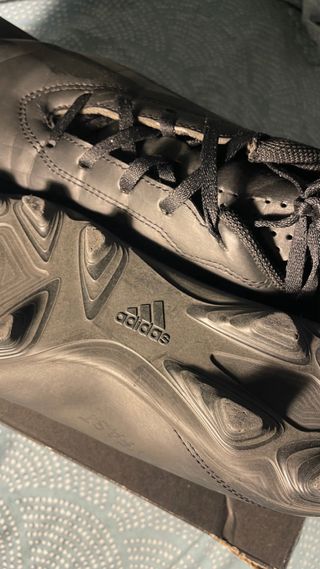 Botas de fútbol Adidas negras