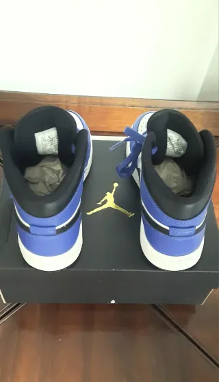 Nike Air Jordan 1 Mid Scarpe Blu e Bianche