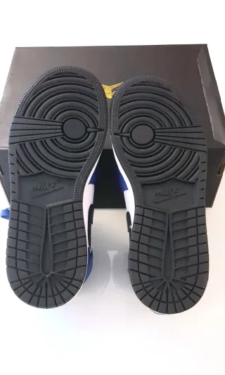 Nike Air Jordan 1 Mid Scarpe Blu e Bianche