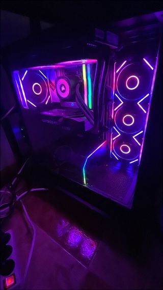 PC Gaming Ryzen 7 9800X3D 32GB 2TB SSD RTX 5070