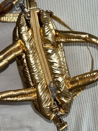 Bolso Stradivarius Dorado Puffer