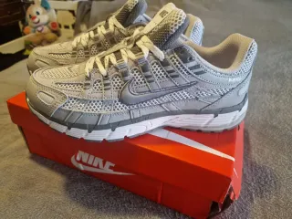 Nike P-6000 Zapatillas Grises y Blancas