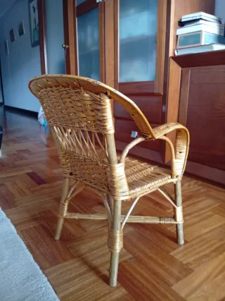 Silla infantil de mimbre