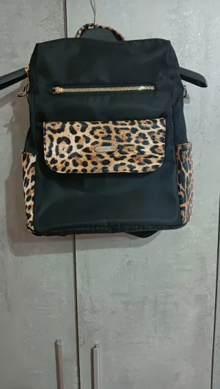 Zaino nero con stampa animalier