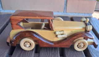 2 Coches de madera vintage