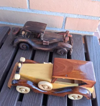 2 Coches de madera vintage